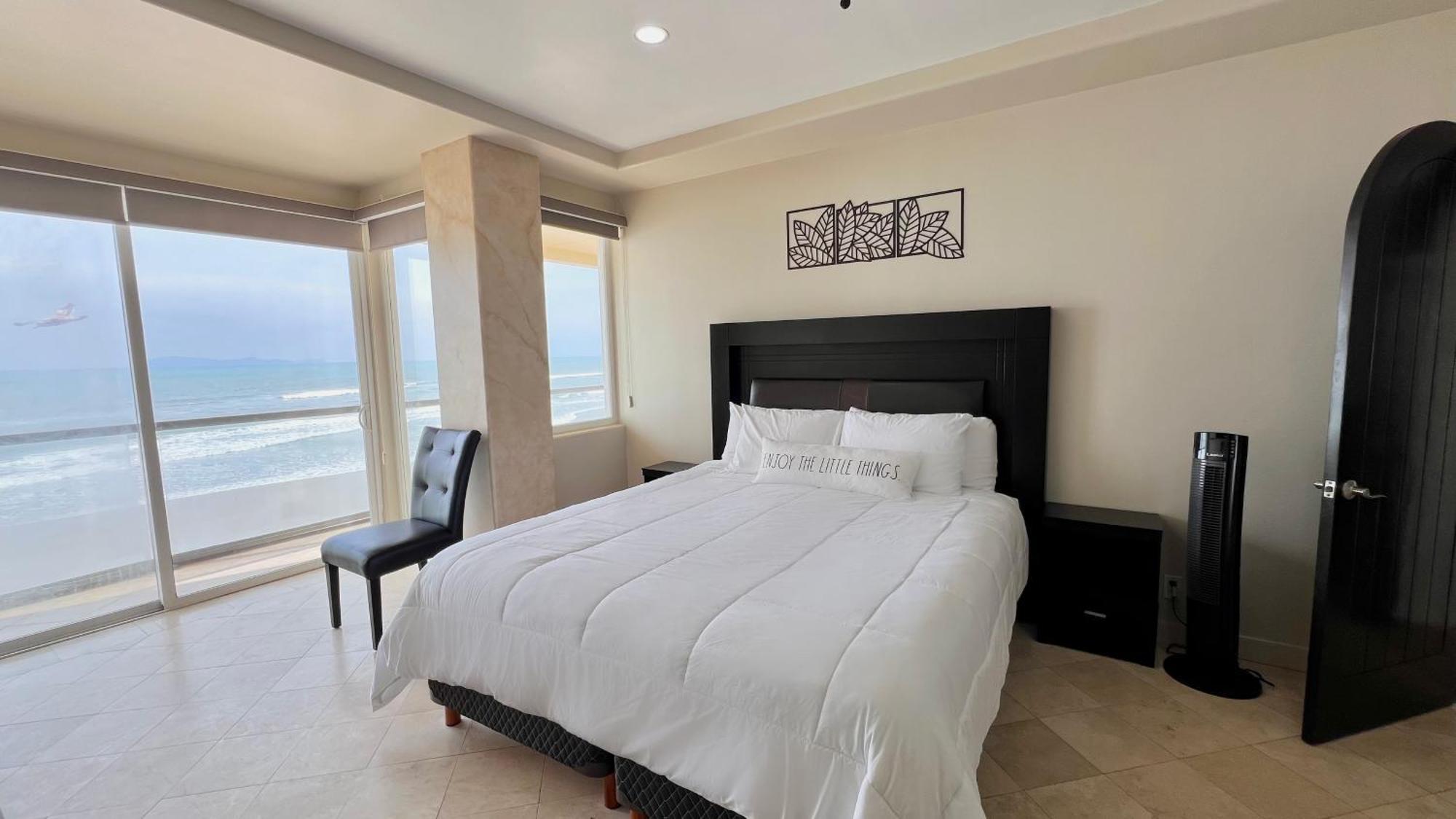 Beautiful Beach Front Condo Near Downtown Rosarito Exterior photo
