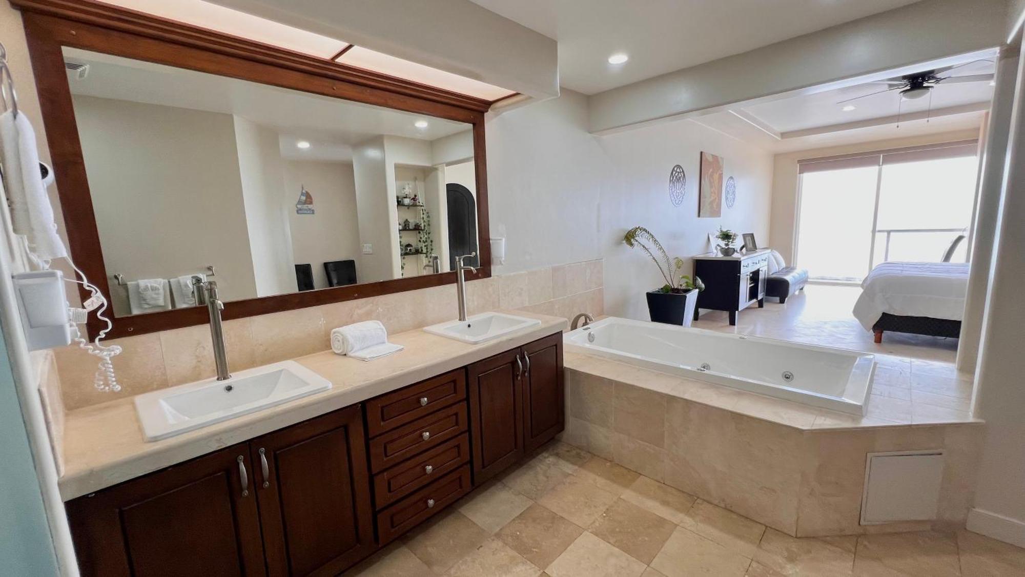 Beautiful Beach Front Condo Near Downtown Rosarito Exterior photo